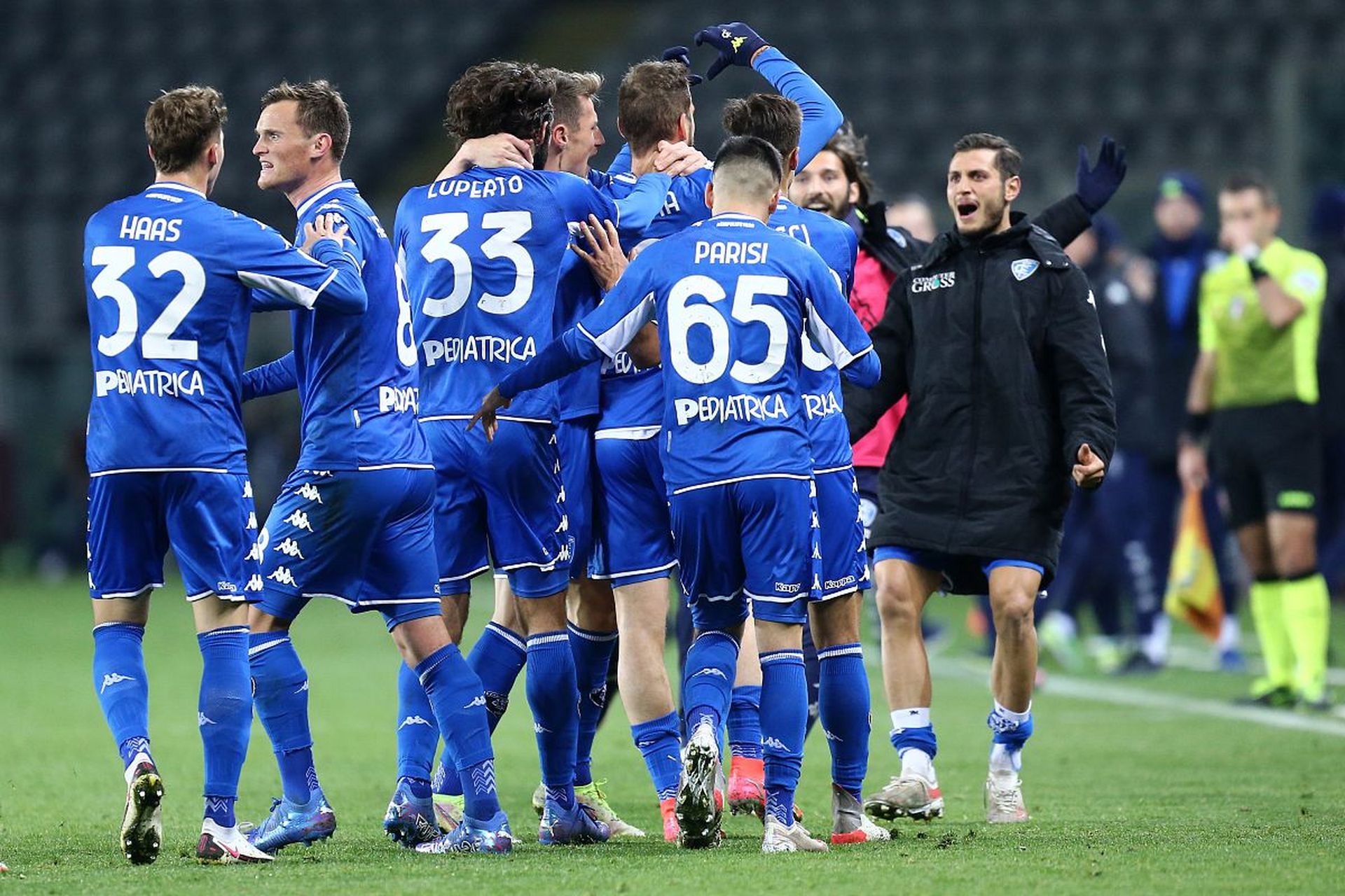 亚历山大不 亚历山大不